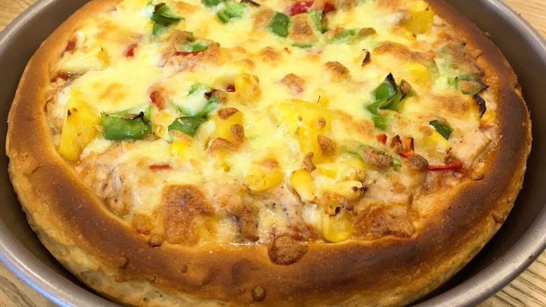 超正宗的必胜客披萨🍕做法,面饼超级酥脆,和必胜客的厚饼披萨一模一样