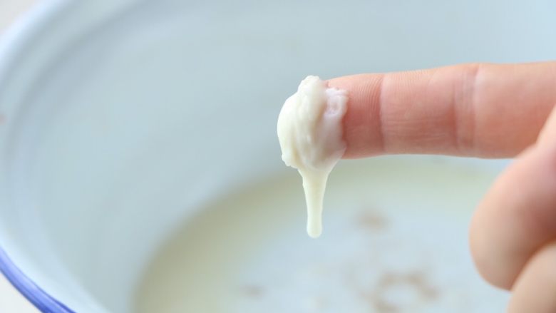 土豆素丸子,倒掉水分留出淀粉;