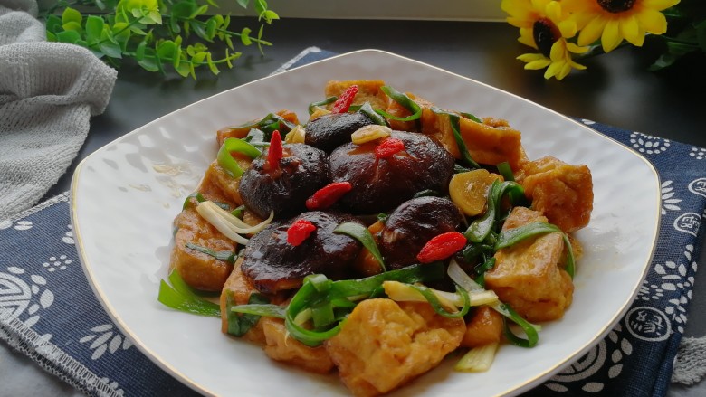 耗油香菇炸豆腐,照个相吧,有颜值有营养有口味。