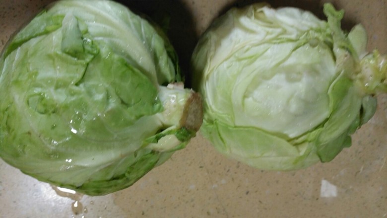 圆白菜粉条包子,醒面时候,开始准备馅