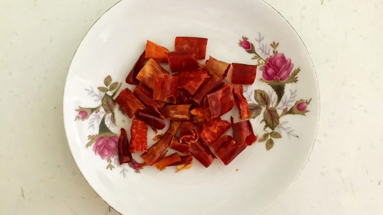 爽口小菜 黄瓜酱豆,<a style='color:red;display:inline-block;' href='/shicai/ 86464'>干红辣椒</a>段