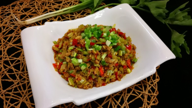 芹菜肉末