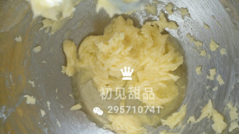 意式经典——弗洛伦萨饼干,这个过程比较漫长,希望大家耐心操作,黄油是有一个乳化过程的。