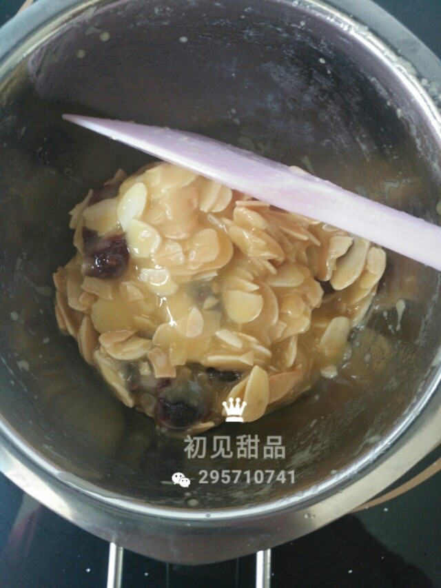 意式经典——弗洛伦萨饼干,这就是我们熬好的杏仁酱了,不可以太稀。