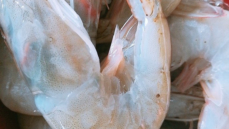 以茶入膳,绿茶芦笋虾,<a style='color:red;display:inline-block;' href='/shicai/ 294'>海虾</a>洗净