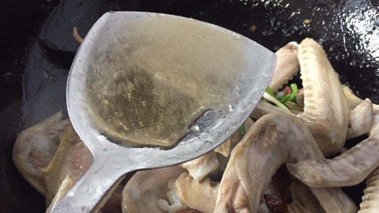 休闲零食~~卤鸭翅,加入料酒