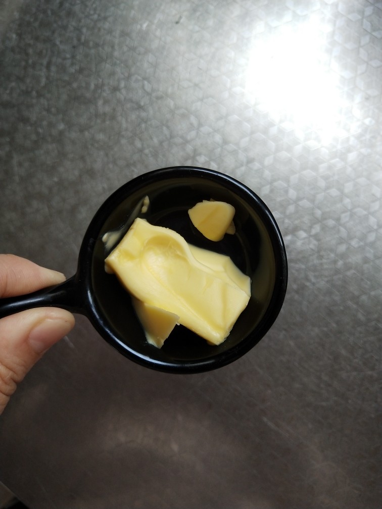 纯全麦～裸麦面包
(王后全麦面粉),黄油软化成膏状