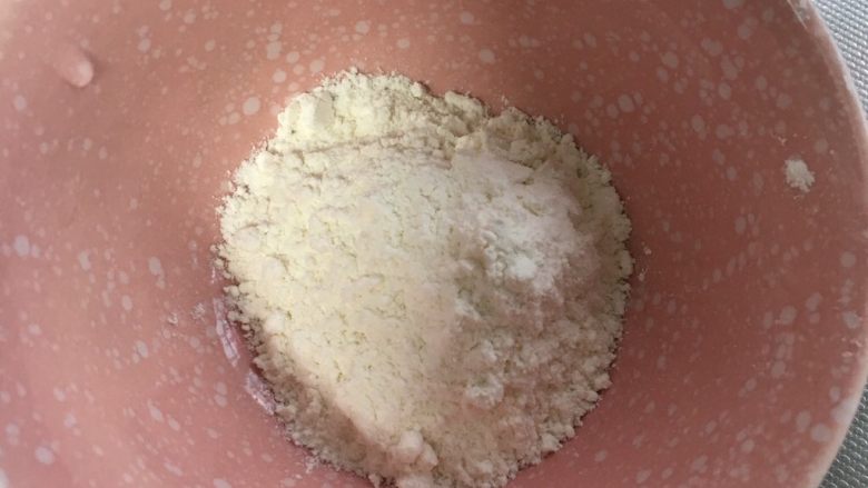 蔬菜疙瘩汤,如果喜欢汤稠一点的，继续一下步骤
两勺面粉