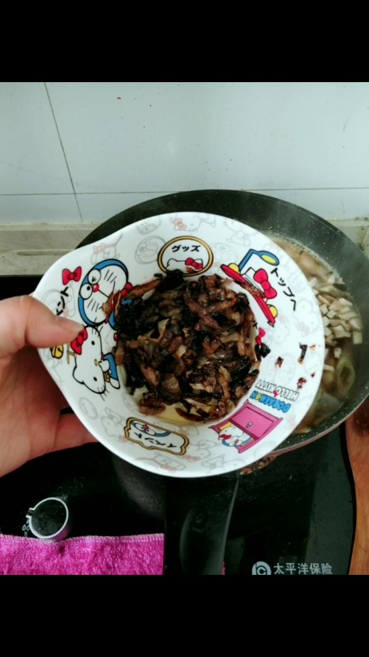 家常版卤肉饭,放洋葱酥