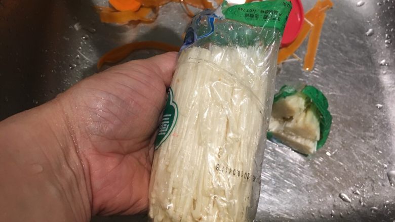 白酒厚切豬排,这法子是不是很方便!哈哈哈!