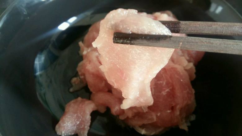 烧饼夹奥尔良烤肉,<a style='color:red;display:inline-block;' href='/shicai/ 34494'>猪瘦肉</a>切大薄片,喜欢吃肥肉的可以加点肥的。