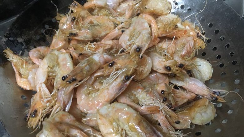 椒麻香辣虾,炸制外焦里嫩捯出