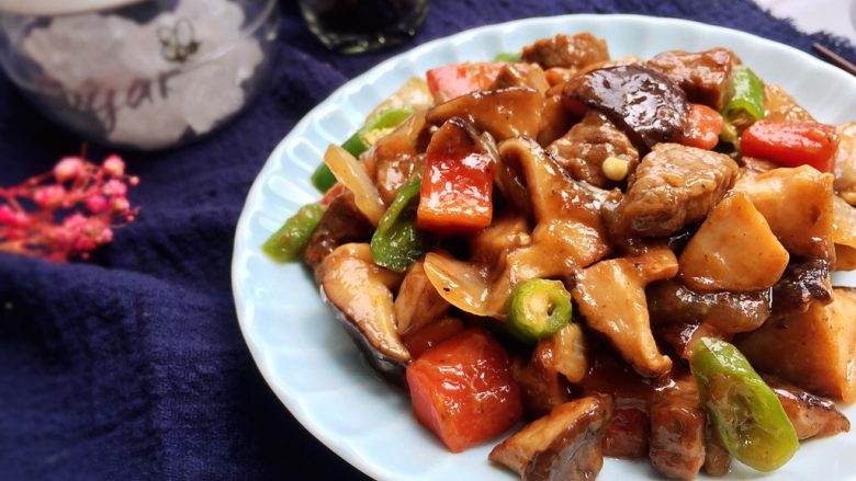 菌类料理+双菇烩牛肉,开动!