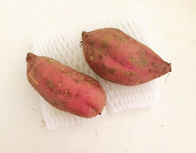 祛湿养生粥 赤豆甘薯糯米粥,<a style='color:red;display:inline-block;' href='/shicai/ 38'>甘薯</a>清洗干净