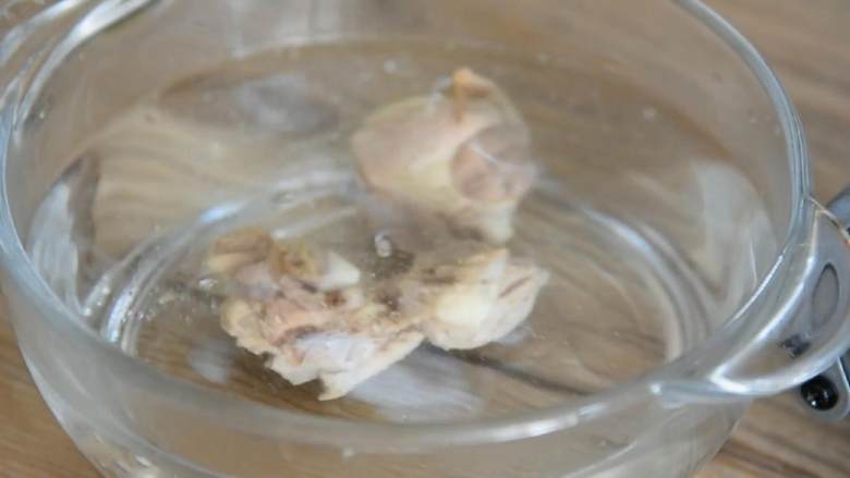 如果一定要有一道下饭菜傍身,或许你可以考虑一下它,过冷水洗净