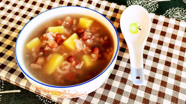 祛湿养生粥 赤豆甘薯糯米粥,赤豆甘薯糯米粥香甜软糯,祛湿健脾,补气养血,营养丰富~