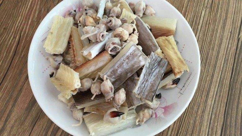 酸辣鳗鱼鲞,鳗鱼干,<a style='color:red;display:inline-block;' href='/shicai/ 74956'>墨鱼嘴</a>洗干净