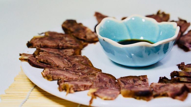 减肥食谱-酱牛肉,无糖无水,其实这一盘最多也就100克