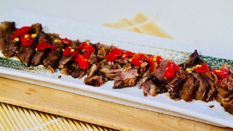 减肥食谱-酱牛肉,无糖无水,放上剁椒倒点,镇江香醋