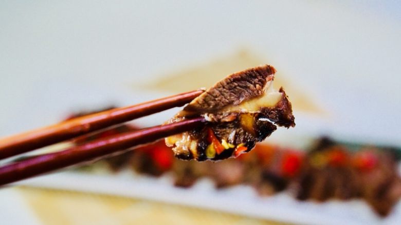 减肥食谱-酱牛肉,无糖无水,做酱牛肉,一定要选<a style='color:red;display:inline-block;' href='/shicai/ 4956'>牛腱子肉</a>,只有这个肉做出来的酱牛肉才有这种效果