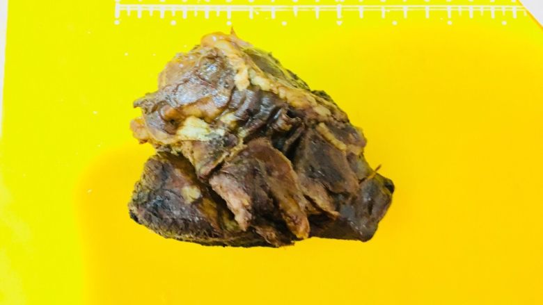 减肥食谱-酱牛肉,无糖无水,等到牛肉稍微凉一凉再切😏,吃多少切多少,剩下的放到冰箱,冷藏即可