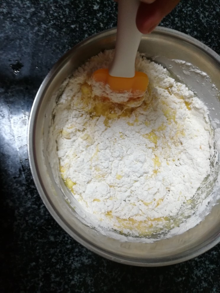 香蕉巧克力味的华夫饼,翻拌,翻拌