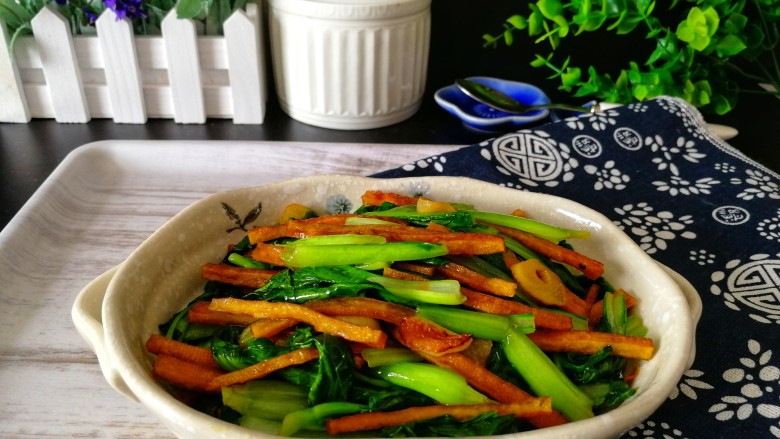 耗油青菜煎豆干,照个相吧,棒棒哒。