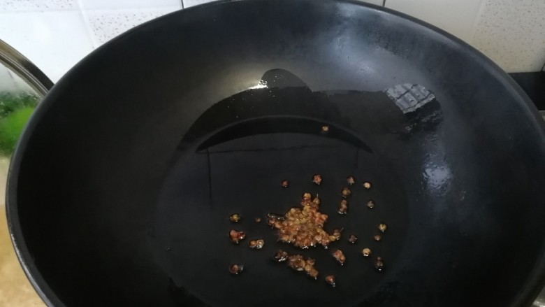 啤酒🍺鸭,放入花椒爆香后取出