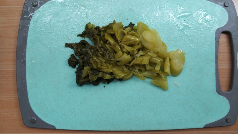 潮汕系列~苦笋煲,泡完后洗净切碎