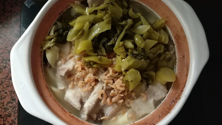 潮汕系列~苦笋煲,最后倒入酸菜和虾米