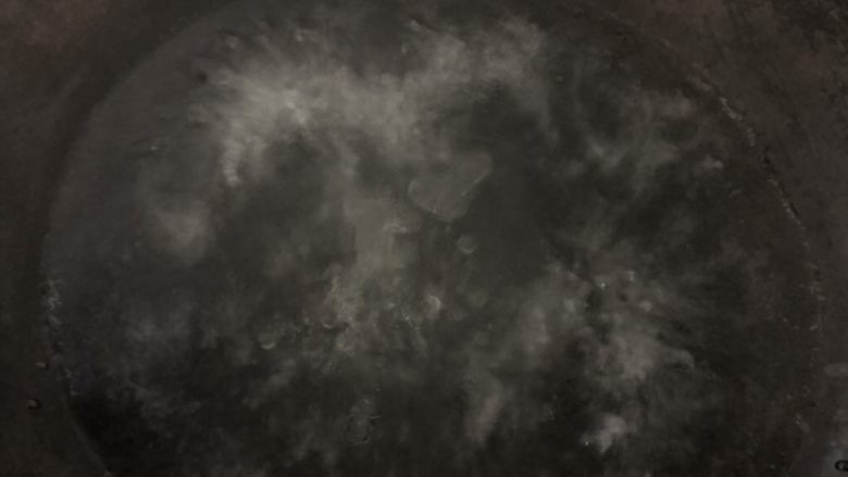 盐水青菜,<a style='color:red;display:inline-block;' href='/shicai/ 156925'>水</a>滚下油