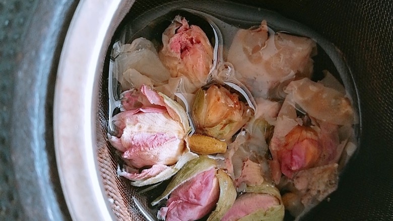 春季茶饮,绿茶&玫瑰茉莉茶,加入开水