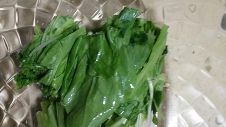 麻将油麦凉皮,切段,我手碎的,听说不用刀更好吃,不知什么原理