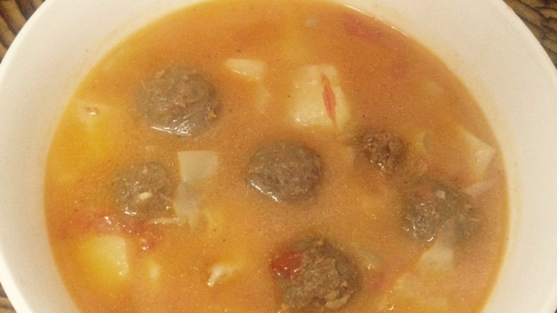 番茄土豆牛肉丸汤