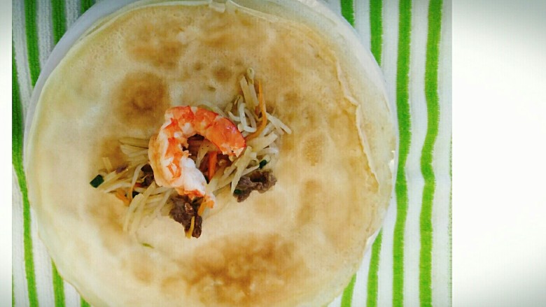 牛肉鲜虾薄饼卷,馅料多少,你随意啦哈哈哈