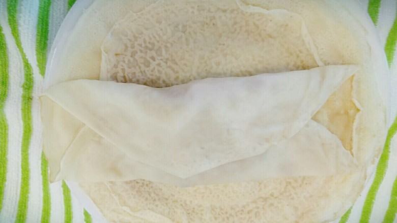 牛肉鲜虾薄饼卷,叠一叠,收一收