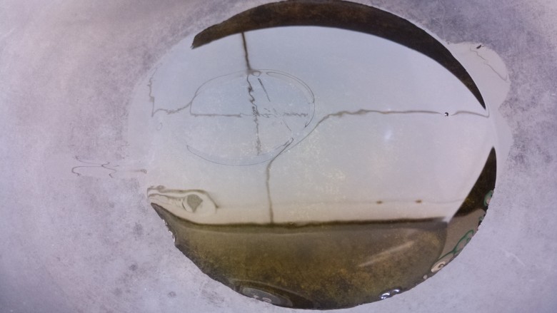 排骨炖豆角,然后锅里热油