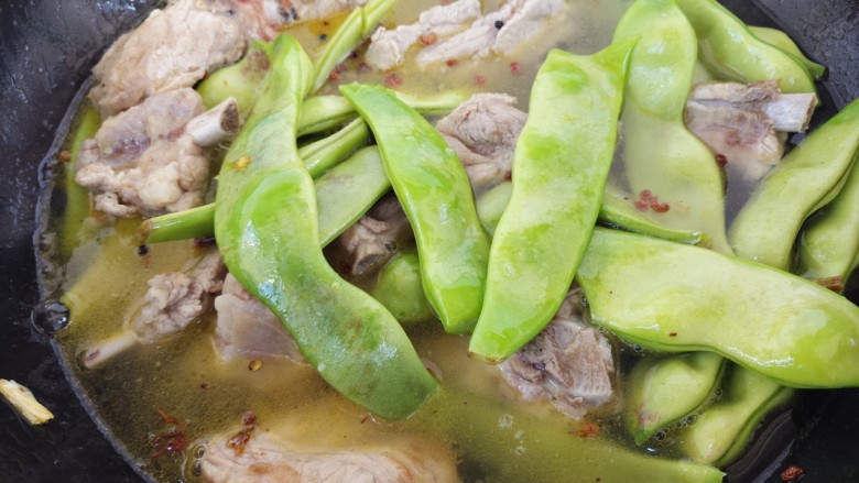 排骨炖豆角,然后加温水
