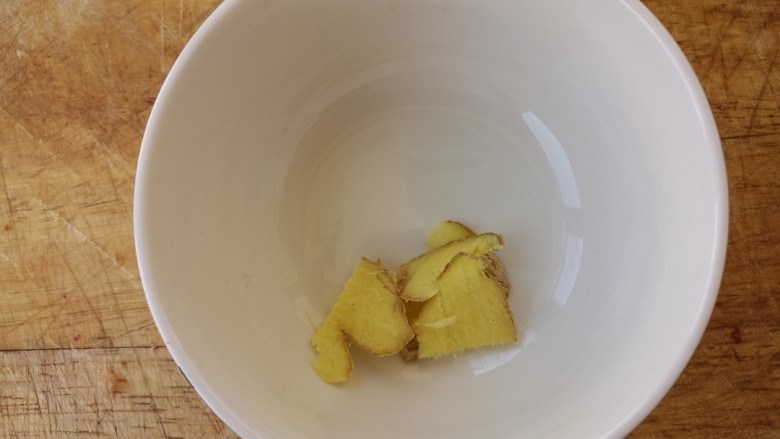 排骨炖豆角,切<a style='color:red;display:inline-block;' href='/shicai/ 37'>姜</a>片