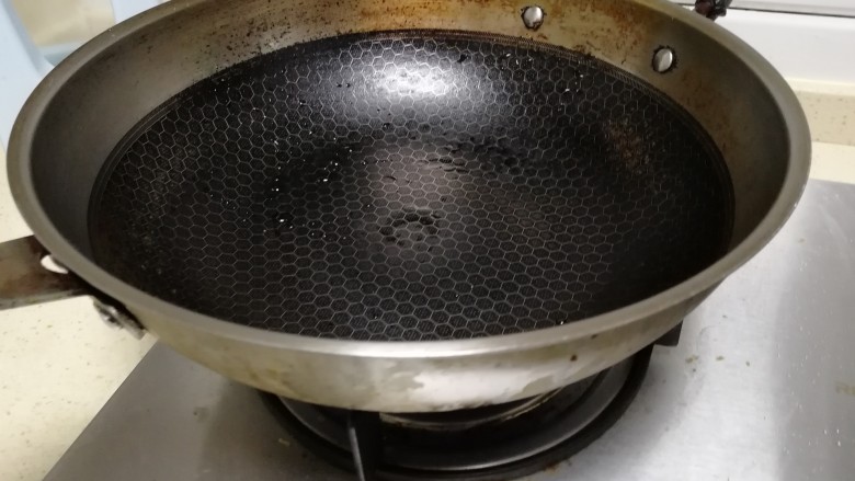 健肾佳肴: 韭菜炒蛋,开火,水烧干
