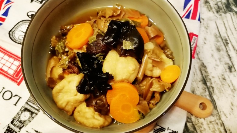 雪菜鱼饼,上桌