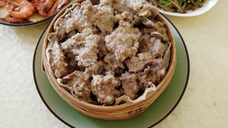 麻辣粉蒸排骨,上桌