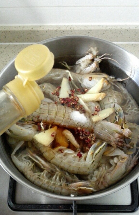 盐水皮皮虾,加料酒可以去腥,也可以不加