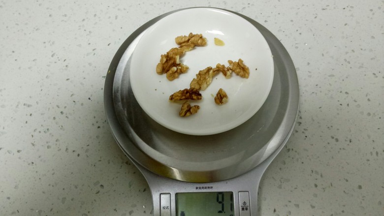 绿豆大米核桃糊,<a style='color:red;display:inline-block;' href='/shicai/ 5056'>核桃仁</a>准备好