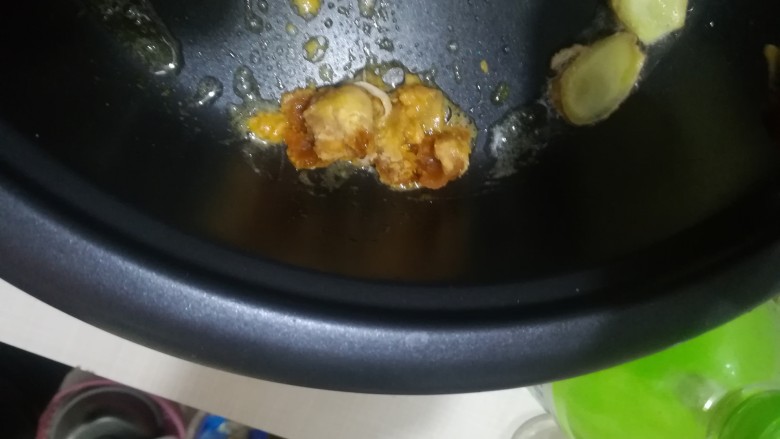 胡瓜咸蛋汤,蛋黄可以压碎,炒到起泡泡