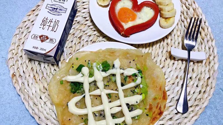 沙拉手抓饼,美好的一天从丰盛的早餐开始