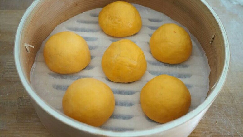 秘制千刀肉,6个小碗做好,放入蒸笼中10到15分钟