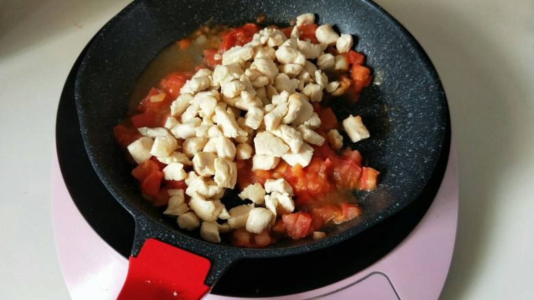 了不起的小番茄＋茄汁鸡肉丁,再加入炒过的鸡肉丁。