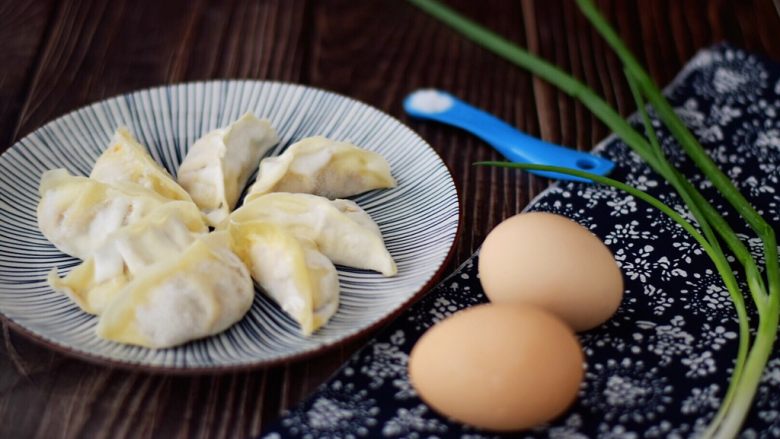 抱蛋煎饺,准备好材料