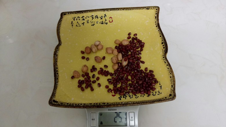 红豆大米花生核桃糊,<a style='color:red;display:inline-block;' href='/shicai/ 3607'>红豆</a>1把25克。